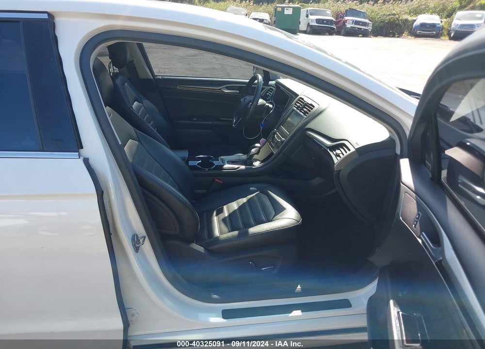 2015 FORD FUSION SE VIN: 3FA6P0HD7FR124021