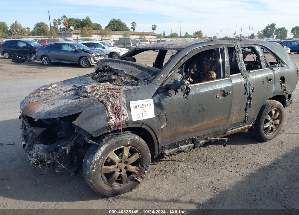 2013 KIA SORENTO LX VIN: 5XYKT3A14DG410776