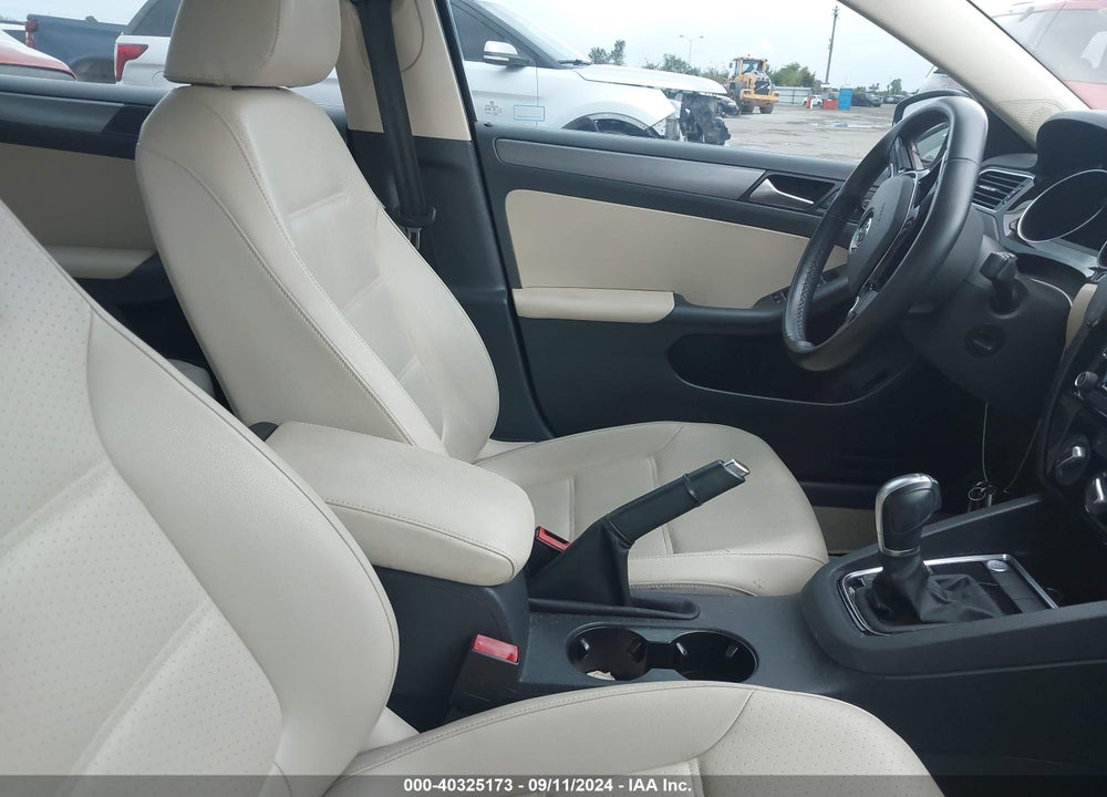 2015 VOLKSWAGEN JETTA 2.0L TDI SE VIN: 3VWLA7AJ1FM342084