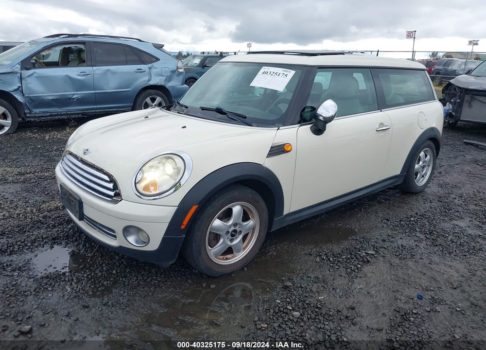 2009 MINI COOPER CLUBMAN VIN: WMWML33549TN69279