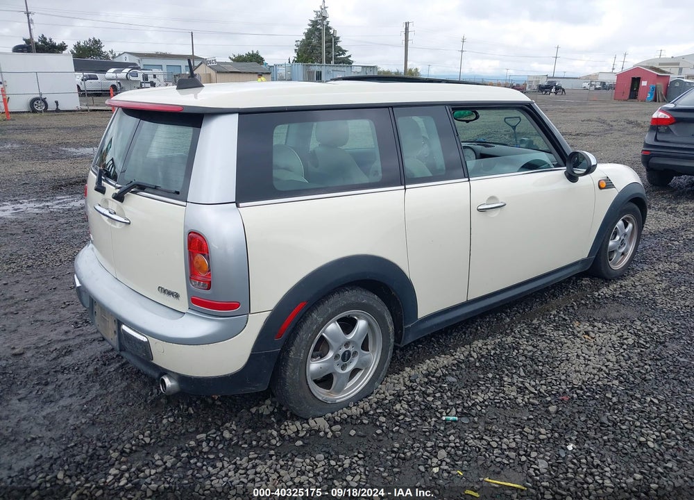 2009 MINI COOPER CLUBMAN VIN: WMWML33549TN69279