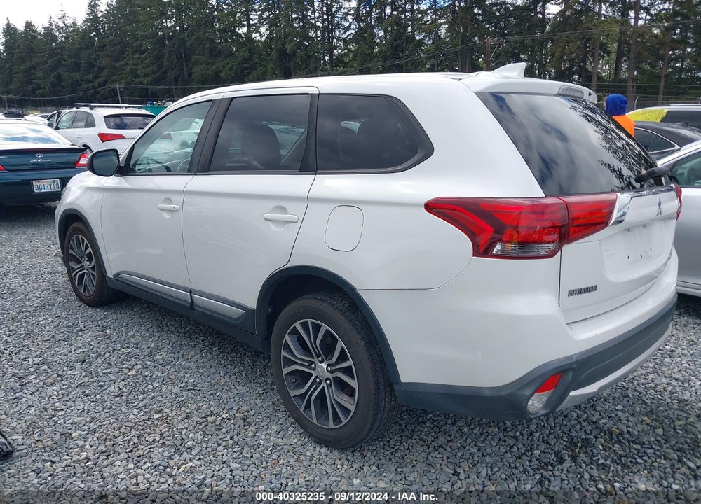 2017 MITSUBISHI OUTLANDER ES VIN: JA4AZ2A37HZ017877