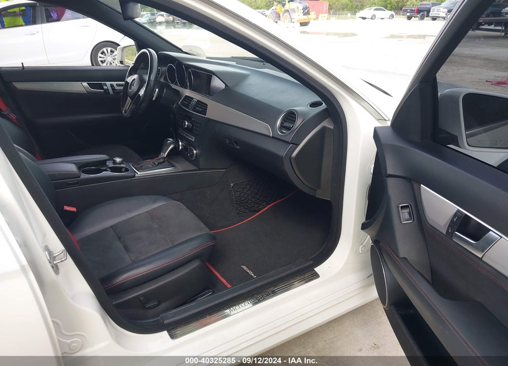 2013 MERCEDES-BENZ C 300 LUXURY 4MATIC/SPORT 4MATIC VIN: WDDGF8AB9DG077013