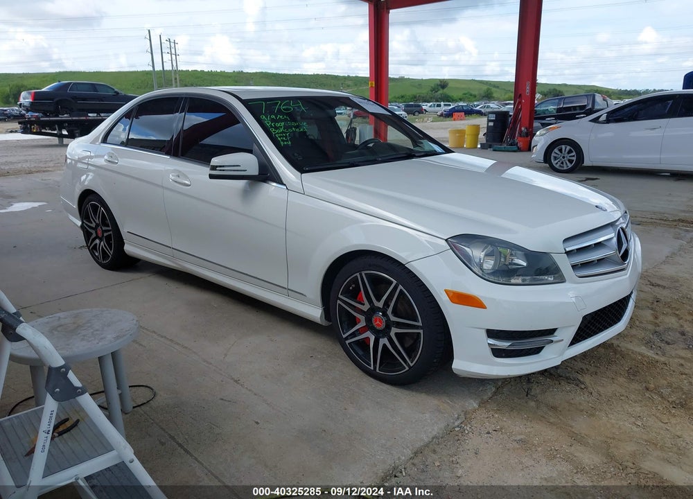 2013 MERCEDES-BENZ C 300 LUXURY 4MATIC/SPORT 4MATIC VIN: WDDGF8AB9DG077013