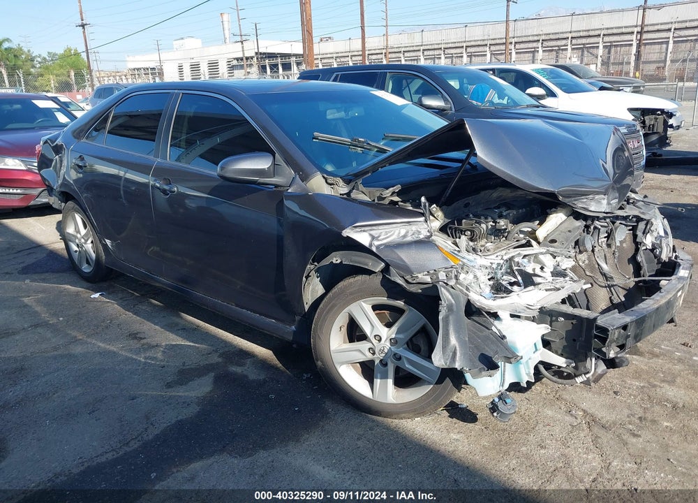 2014 TOYOTA CAMRY SE VIN: 4T1BF1FK6EU867565