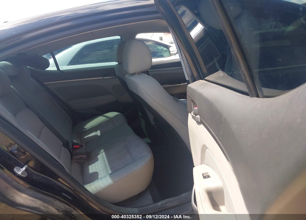 2017 HYUNDAI ELANTRA SE VIN: 5NPD84LF6HH074958