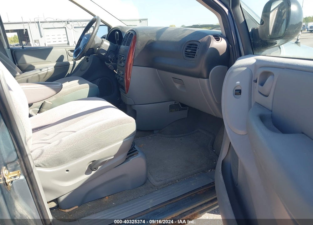 2006 CHRYSLER TOWN & COUNTRY LX VIN: 2A4GP44R36R882185