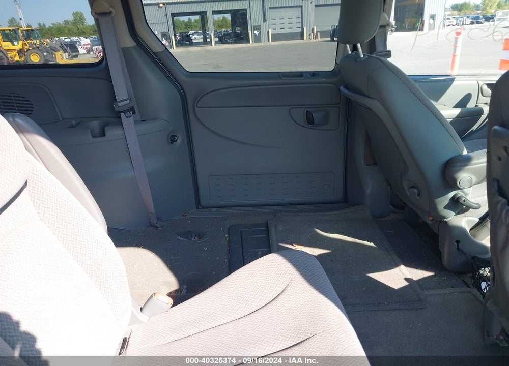 2006 CHRYSLER TOWN & COUNTRY LX VIN: 2A4GP44R36R882185