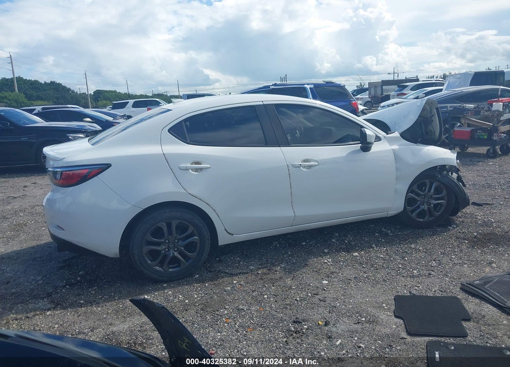 2019 TOYOTA YARIS LE VIN: 3MYDLBYV1KY503177