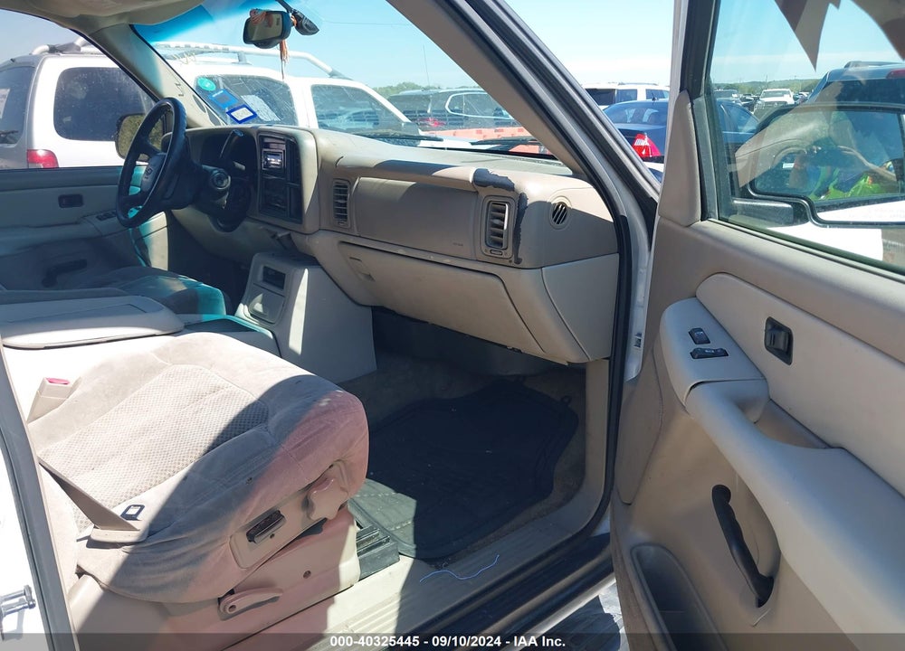 2001 CHEVROLET SUBURBAN 1500 LS VIN: 3GNEC16T31G288816