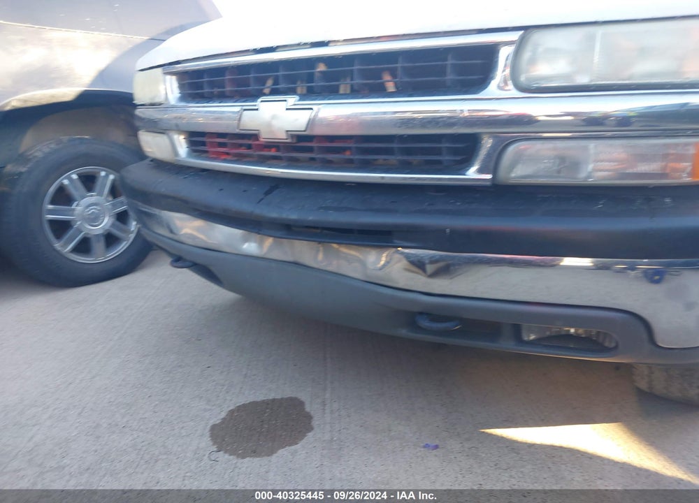 2001 CHEVROLET SUBURBAN 1500 LS VIN: 3GNEC16T31G288816