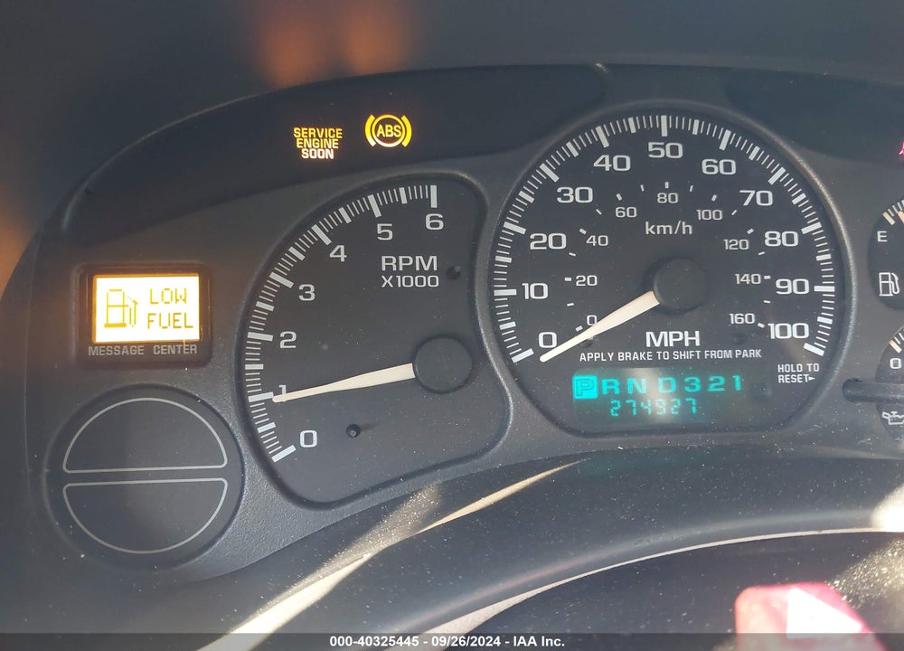2001 CHEVROLET SUBURBAN 1500 LS VIN: 3GNEC16T31G288816