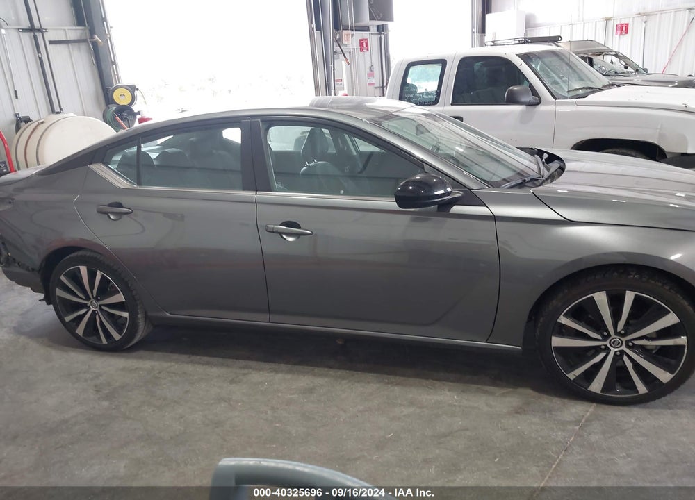 2022 NISSAN ALTIMA SR FWD VIN: 1N4BL4CVXNN387087