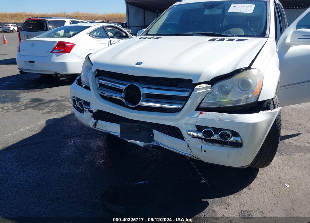 2011 MERCEDES-BENZ GL 450 4MATIC VIN: 4JGBF7BE1BA724281