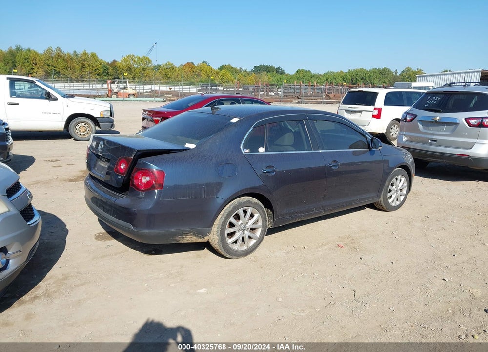 2010 VOLKSWAGEN JETTA SE VIN: 3VWRX7AJXAM032548