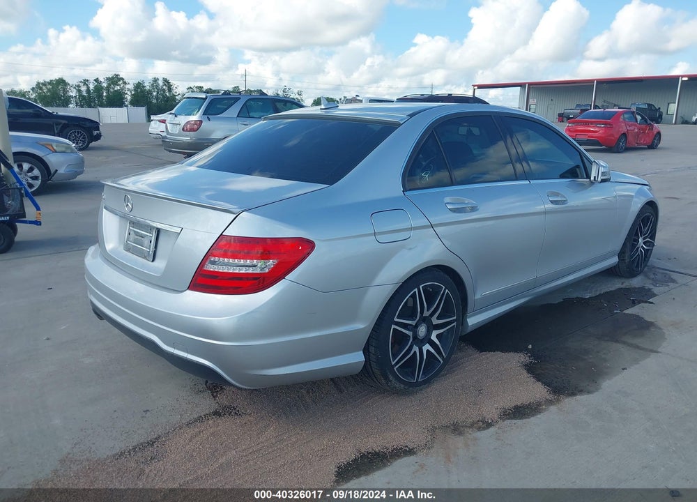 2013 MERCEDES-BENZ C 250 LUXURY/SPORT VIN: WDDGF4HB8DA874368