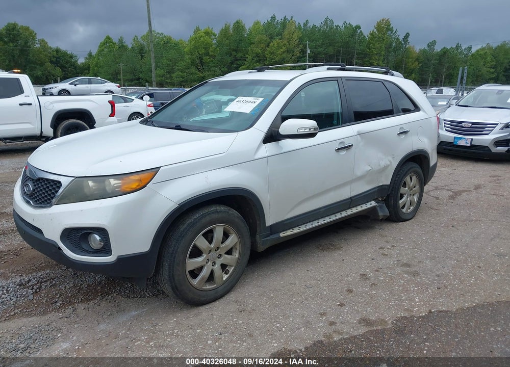 2011 KIA SORENTO LX VIN: 5XYKT3A12BG163237