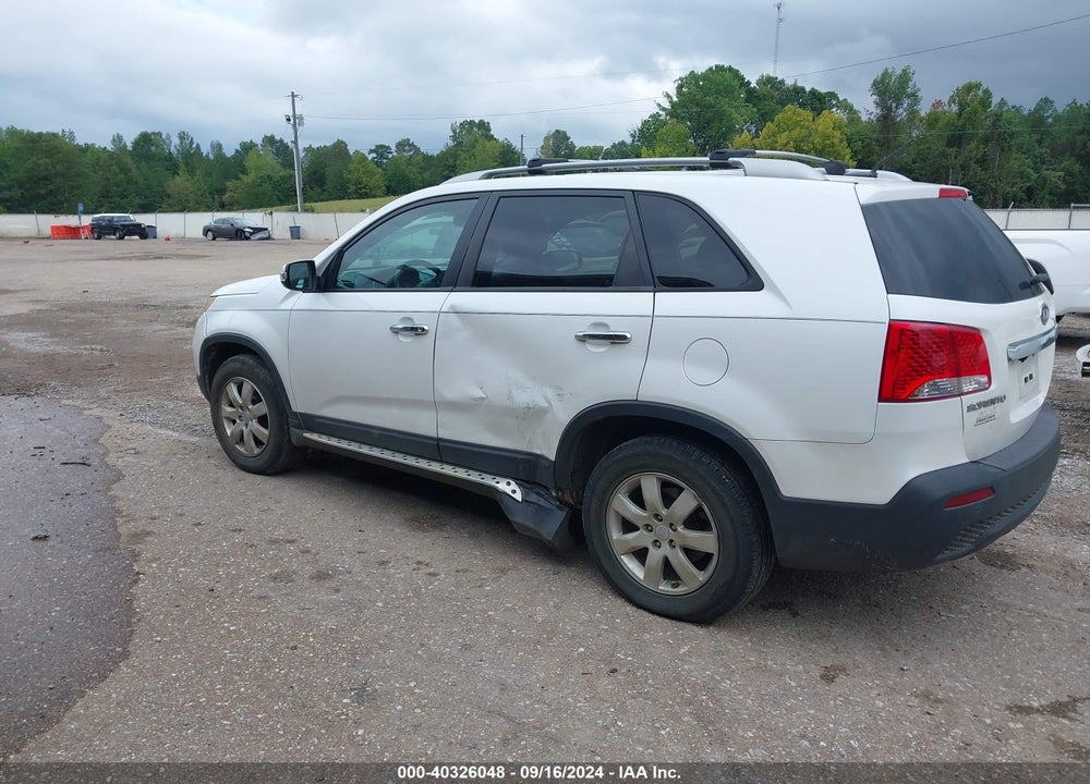 2011 KIA SORENTO LX VIN: 5XYKT3A12BG163237