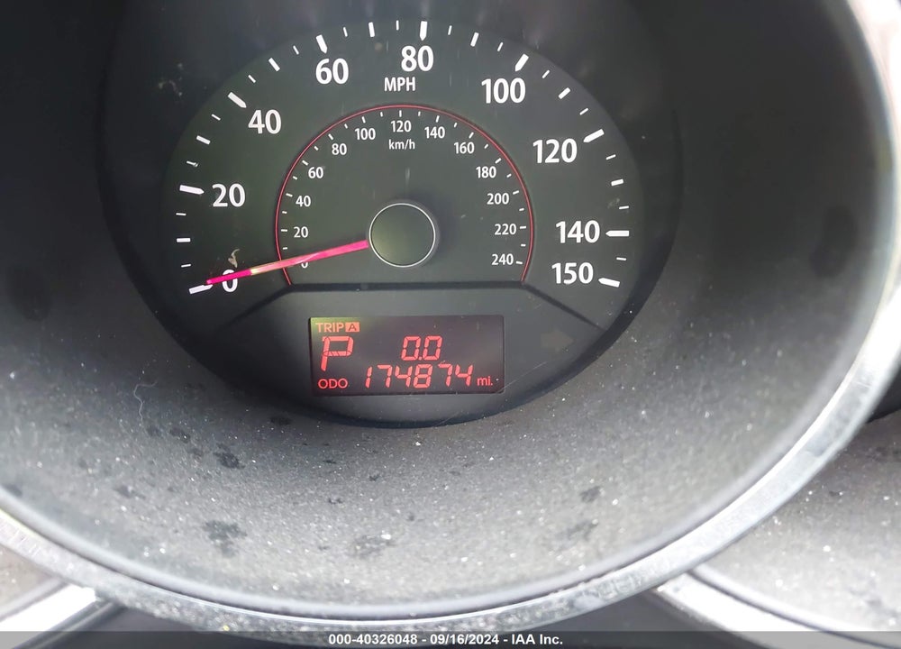 2011 KIA SORENTO LX VIN: 5XYKT3A12BG163237