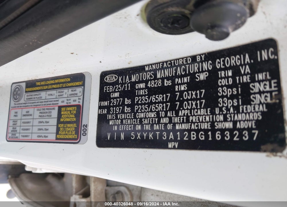 2011 KIA SORENTO LX VIN: 5XYKT3A12BG163237