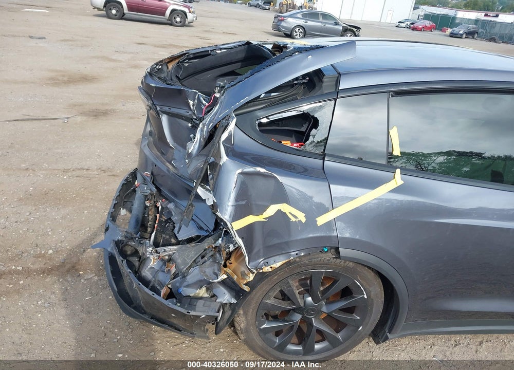 2022 TESLA MODEL X PLAID TRI MOTOR ALL-WHEEL DRIVE VIN: 7SAXCBE61NF333124