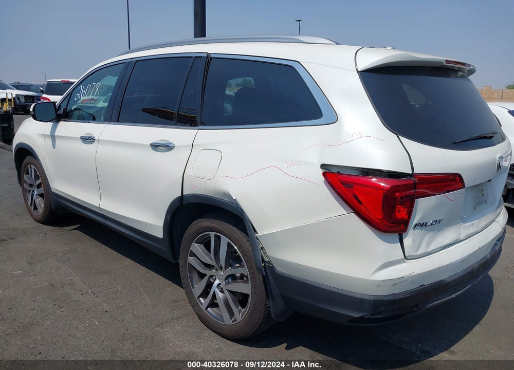 2016 HONDA PILOT TOURING VIN: 5FNYF6H95GB097425