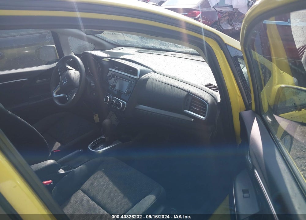 2015 HONDA FIT LX VIN: 3HGGK5H58FM774896