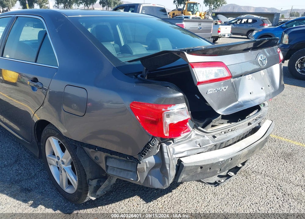 2014 TOYOTA CAMRY SE VIN: 4T1BF1FK6EU377921