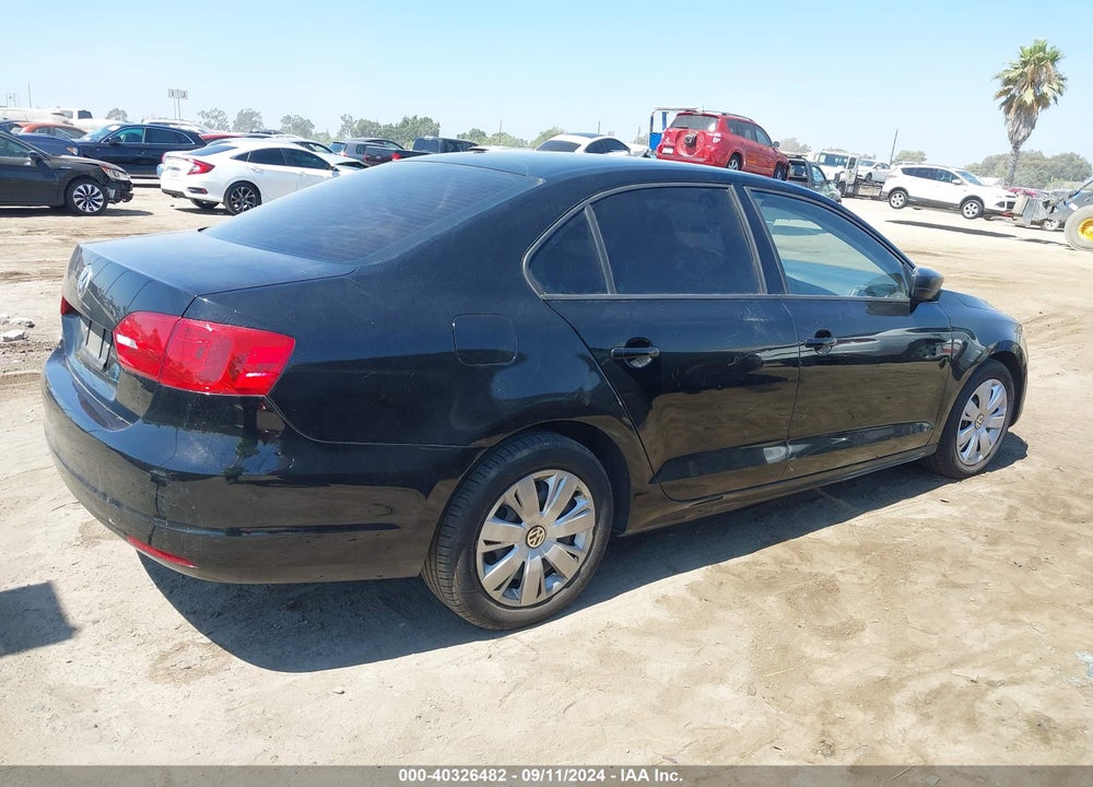 2011 VOLKSWAGEN JETTA 2.0L S VIN: 3VW2K7AJ8BM010596