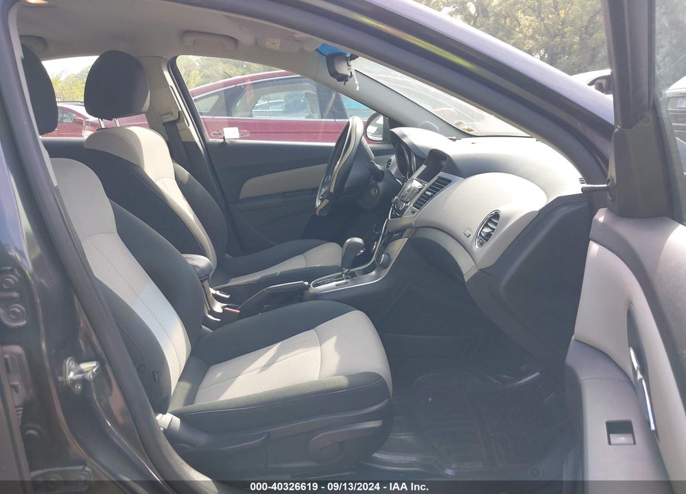 2011 CHEVROLET CRUZE LS VIN: 1G1PC5SH7B7171837