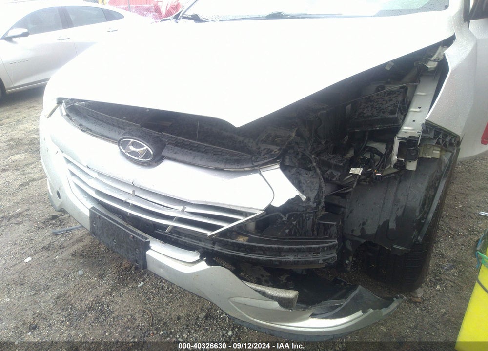 2011 HYUNDAI TUCSON GL VIN: KM8JT3AB9BU247294
