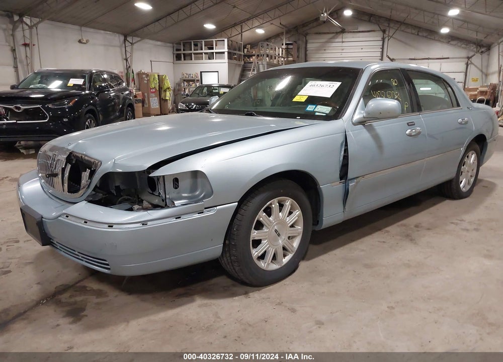 2009 LINCOLN TOWN CAR SIGNATURE LIMITED VIN: 2LNHM82V39X610564