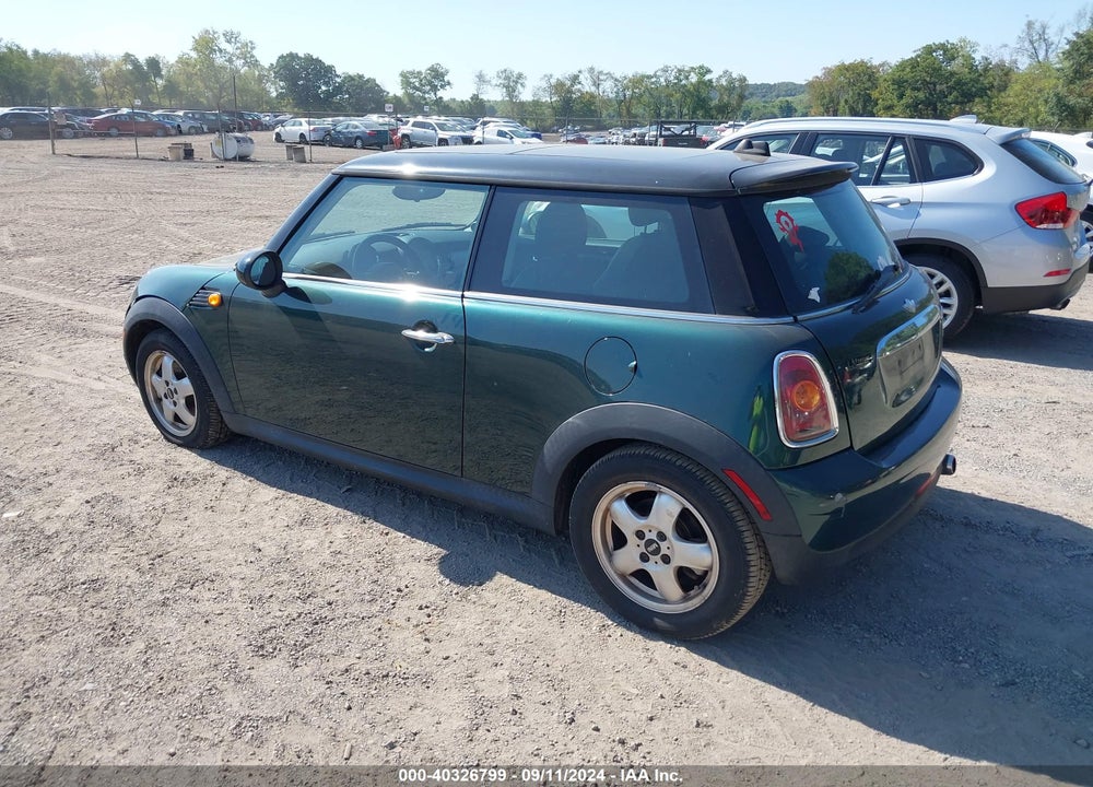 2008 MINI COOPER VIN: WMWMF33518TU66150