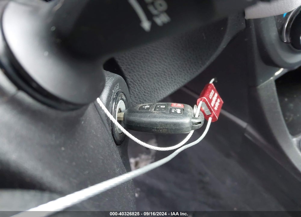 2014 TOYOTA COROLLA LE VIN: 5YFBURHE8EP083319