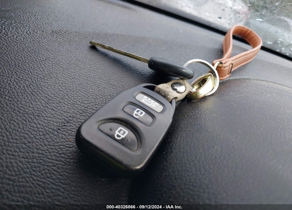 2014 HYUNDAI ELANTRA SE VIN: 5NPDH4AE2EH510209