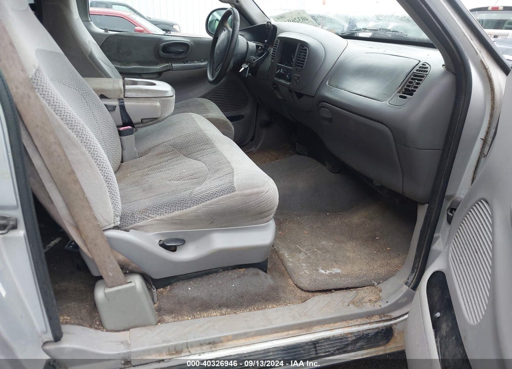 2000 FORD F-150 LARIAT/WORK SERIES/XL/XLT VIN: 1FTRX17W8YNA02810