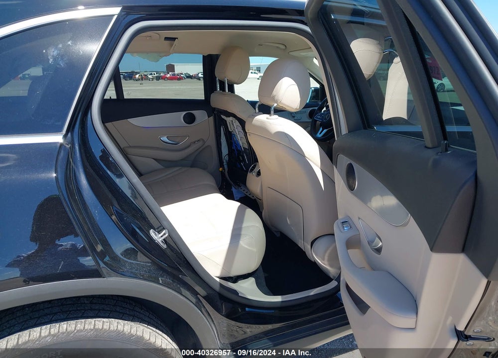 2022 MERCEDES-BENZ GLC 300 SUV VIN: W1N0G8DB2NG109640