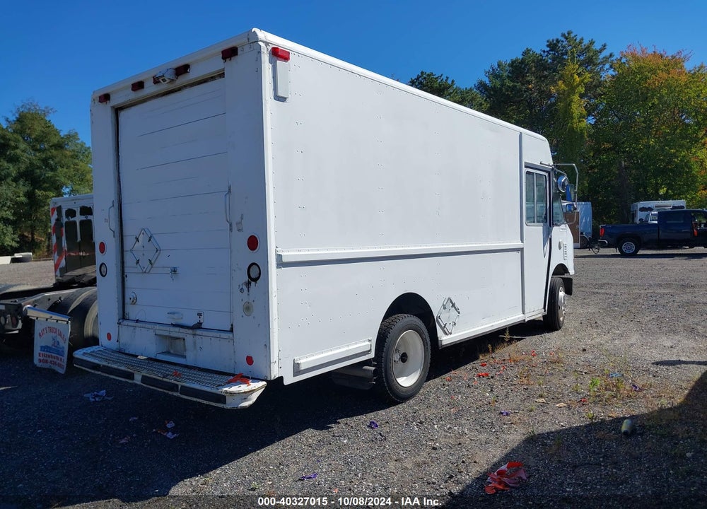 2006 FREIGHTLINER CHASSIS M LINE WALK-IN VAN VIN: 4UZAANBW26CW07083
