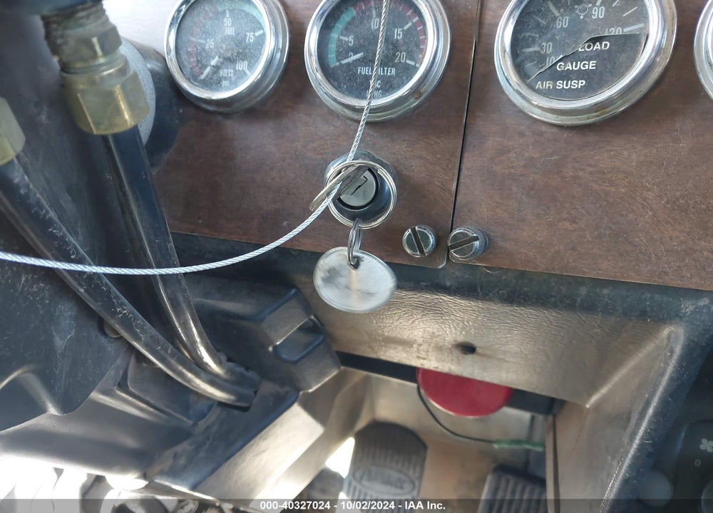 1997 PETERBILT 379 VIN: 1XP5DB9X4VD412412