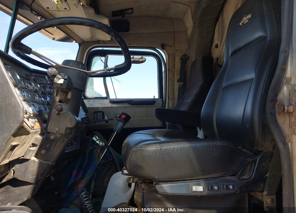 1997 PETERBILT 379 VIN: 1XP5DB9X4VD412412