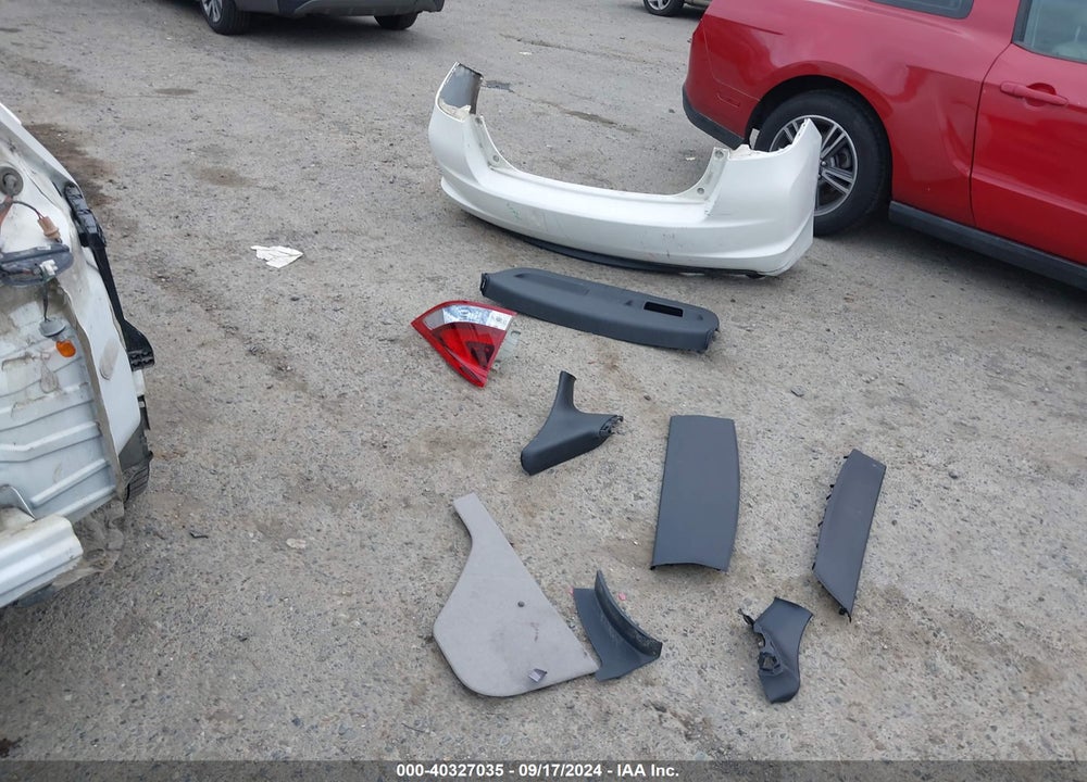 2014 HONDA INSIGHT LX VIN: JHMZE2H53ES002016