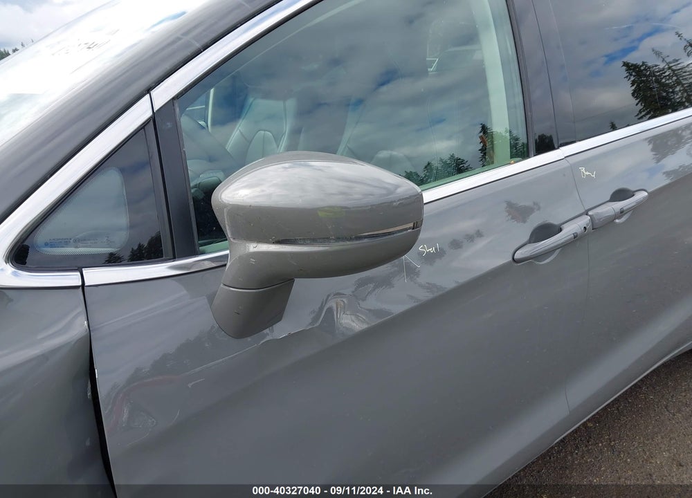 2022 CHRYSLER PACIFICA TOURING L VIN: 2C4RC1BG0NR198297