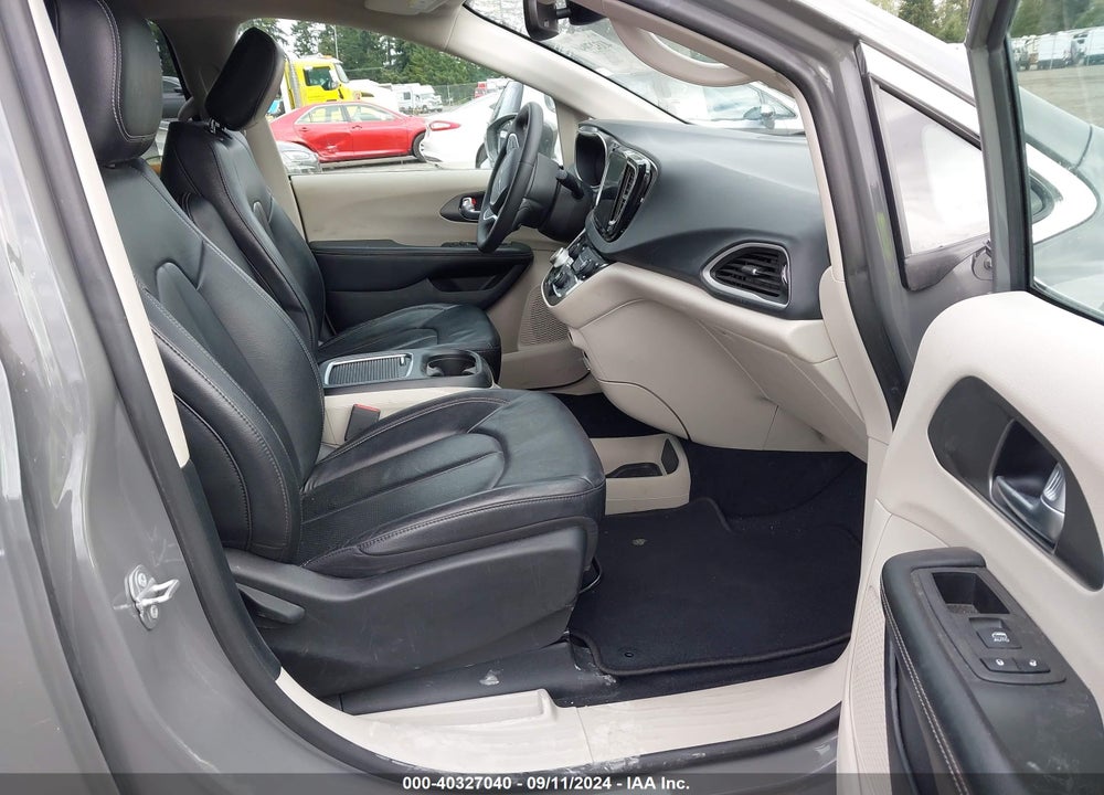 2022 CHRYSLER PACIFICA TOURING L VIN: 2C4RC1BG0NR198297