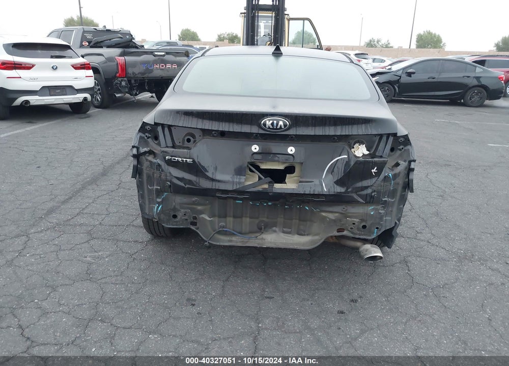 2019 KIA FORTE LXS VIN: 3KPF24AD5KE029257