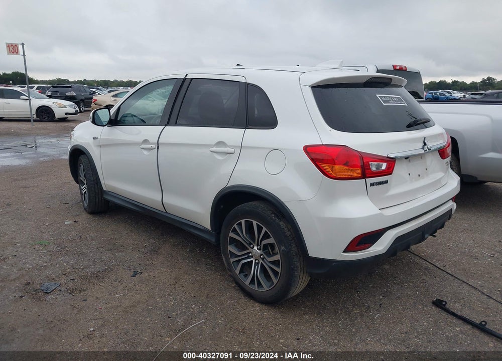 2018 MITSUBISHI OUTLANDER SPORT 2.0 ES VIN: JA4AP3AU5JZ017905