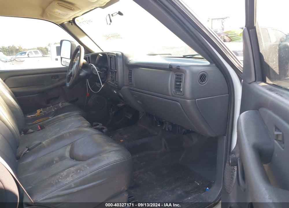 2004 CHEVROLET SILVERADO 2500HD WORK TRUCK VIN: 1GCHC23U34F140986