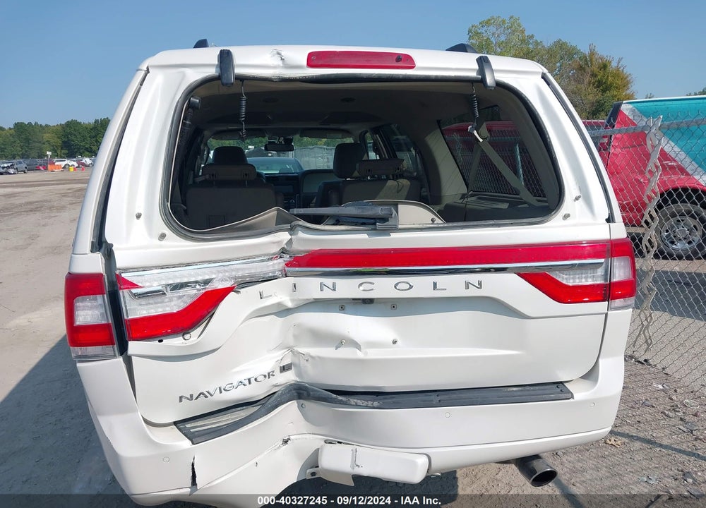 2017 LINCOLN NAVIGATOR L SELECT VIN: 5LMJJ3JT8HEL08570