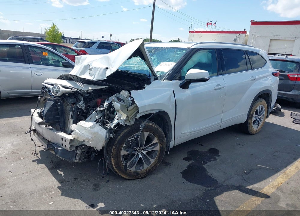 2022 TOYOTA HIGHLANDER XLE VIN: 5TDGZRBHXNS169216