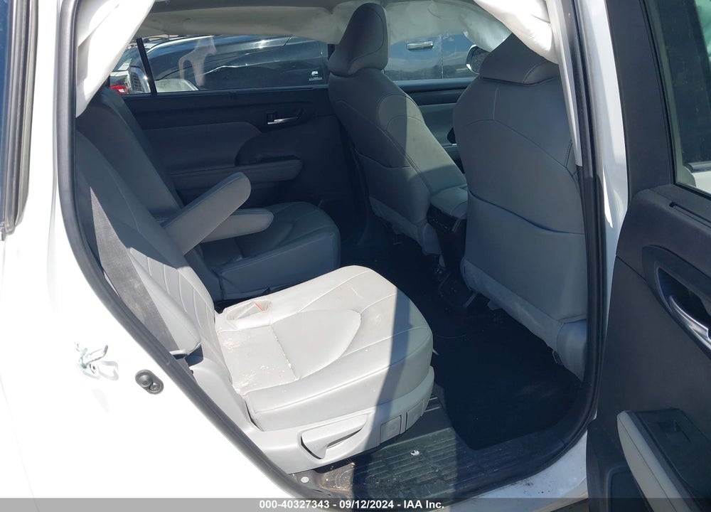 2022 TOYOTA HIGHLANDER XLE VIN: 5TDGZRBHXNS169216