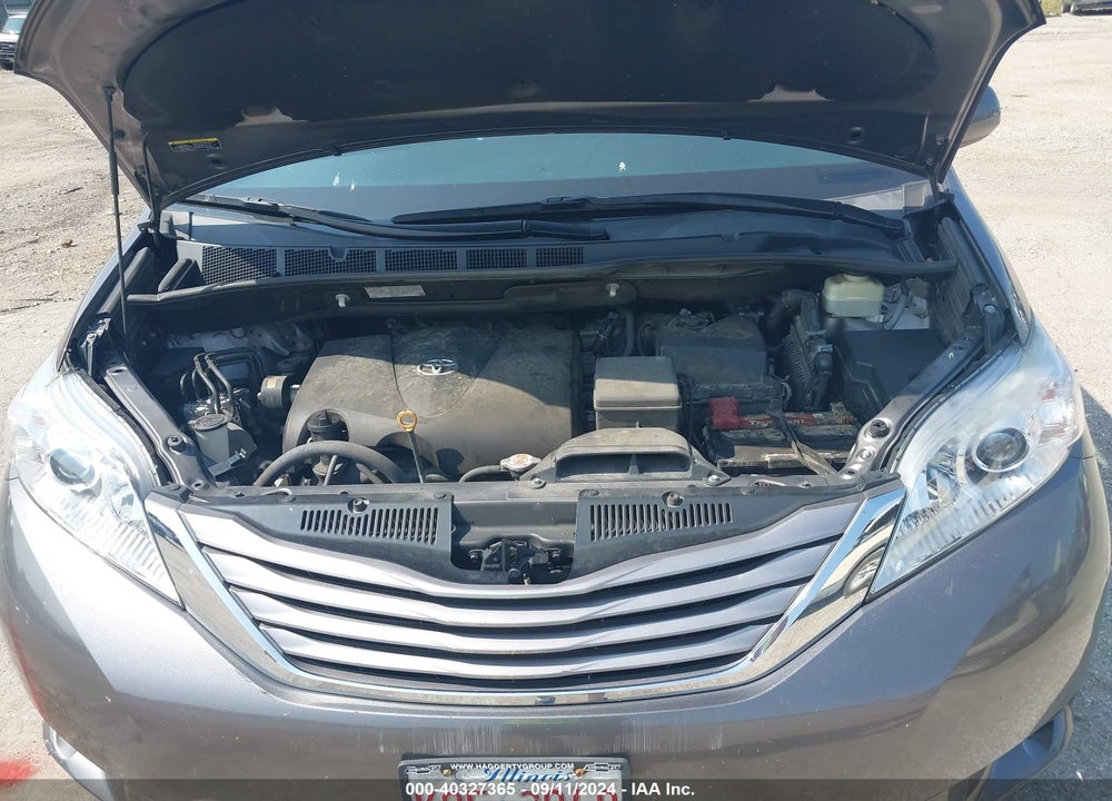 2017 TOYOTA SIENNA XLE PREMIUM 8 PASSENGER VIN: 5TDYZ3DC1HS794580